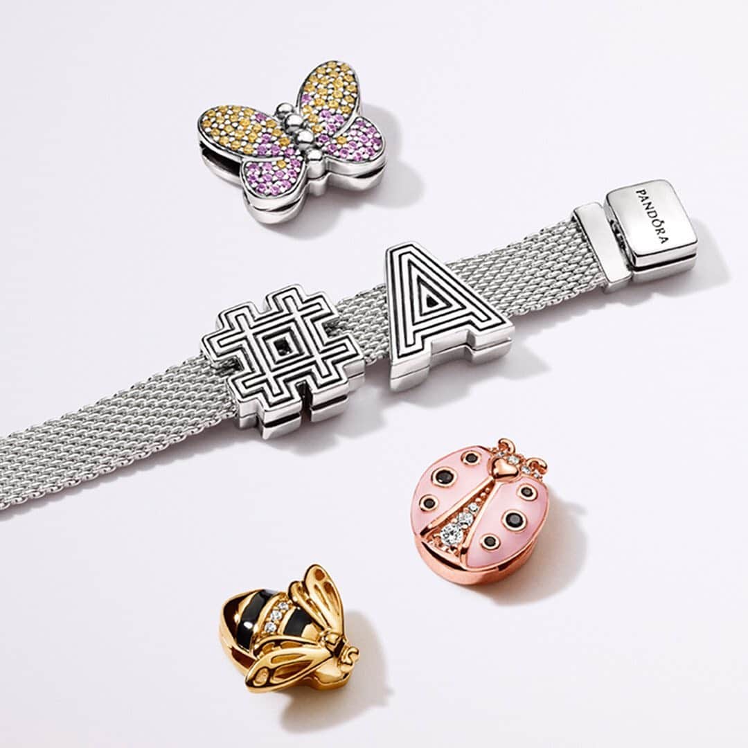 PANDORAさんのインスタグラム写真 - (PANDORAInstagram)「Always pick the charms that inspire you to tell your story and feel empowered to change them as your day unfolds. Create contrasts by adding different coloured metals and mixing Pandora Reflexions Alphabet charms with nature-inspired accents. #PandoraReflexions #PandoraBracelet」7月21日 21時05分 - theofficialpandora