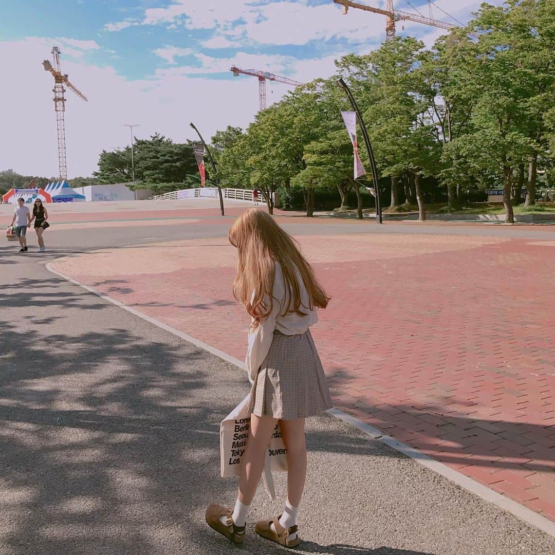 ユンジュさんのインスタグラム写真 - (ユンジュInstagram)「가을 언제와아」7月21日 21時09分 - __pink_tape