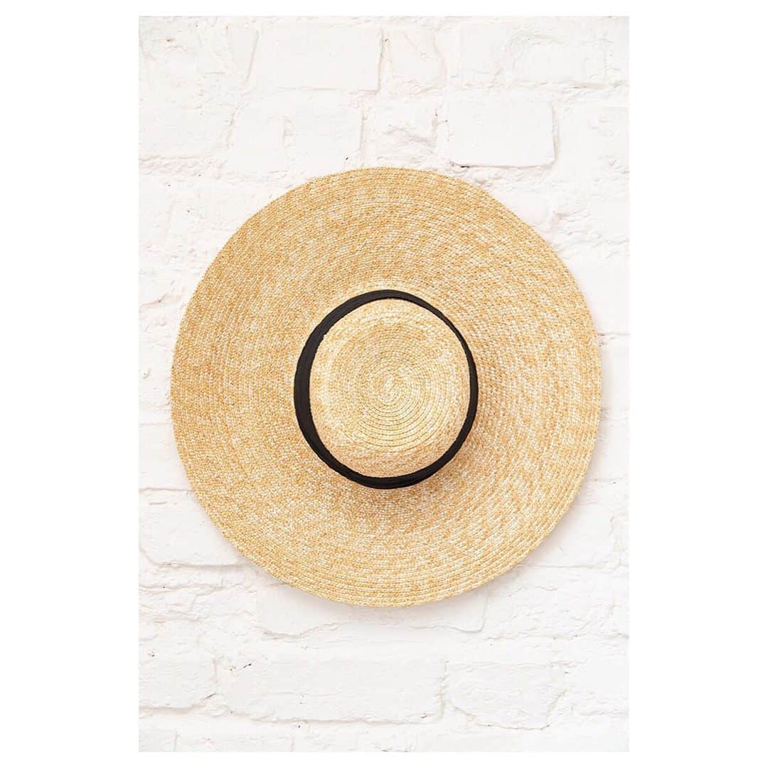 キャベジズ&ローゼズのインスタグラム：「Two is company 💞 Tap to shop a most sublime summer ensemble ☀️ The Straw Hat is a wide brimmed beauty of a hat hand made in collaboration with @gilfoxhats 😍 This divine accessory looks particularly smart when worn with the Angelica Dress featuring C&R’s Alderney Print. Together, they make a most excellent look for your next garden party or wedding 👉Swipe to See More👈 #newnew #handmadehat #strawhat #strawhats #gilfoxhats #millinery #summerdresses👗 #floraldress #cabbagesandroses #cabbagesandrosesfashion @christina_strutt @cabbagesandroses_shop」