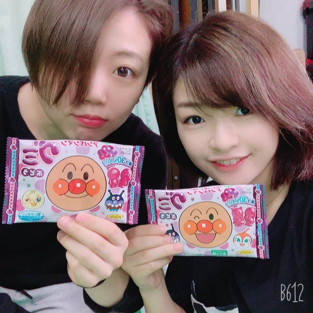 知念紗耶のインスタグラム：「今日のおやつはアンパンマン🍭 #アンパンマングミ #懐かしい味 #リハ」