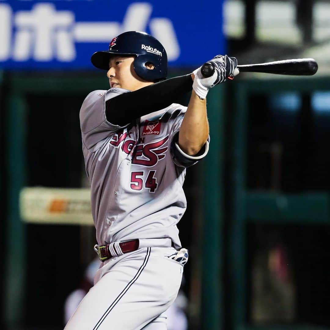 東北楽天ゴールデンイーグルスさんのインスタグラム写真 - (東北楽天ゴールデンイーグルスInstagram)「⚾️ ⚾️E 2-4 H⚾️ 接戦を落として4連勝とはならずもカード勝ち越し⚾️ 先発の石橋選手は6回を投げ自責点1と今日も好投👍🏼 打線はウィーラー選手が2本の2ベースで大活躍‼️ 5回には茂木選手が一時勝ち越しとなるタイムリー👏🏼 そして移籍後初昇格初スタメンの和田選手にヒットが✨ #rakuteneagles #RESTART #日本一の東北へ #夏スタ #FANSMATCH #ウィーラー #石橋良太 #茂木栄五郎 #和田恋」7月21日 21時41分 - rakuten_eagles