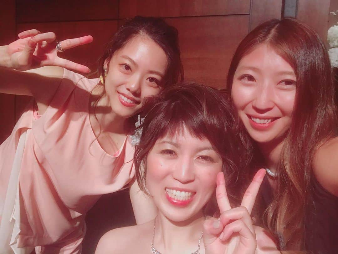 坪井保菜美さんのインスタグラム写真 - (坪井保菜美Instagram)「▪︎Happy wedding* ・ →早稲田仲間 #アイスホッケー #競泳 #フェンシング  #レスリング #新体操 #サッカー* ・ →ウェルカムボード飾ってもらえて嬉しかった♩* ・ →♡友とほっちから、綾乃にリングのプレゼント 💍お揃い♩  #プレゼント #指輪 #リング #ウェルカムボード  #イラスト #似顔絵 #メッセージカード」7月21日 21時35分 - honamitsuboi