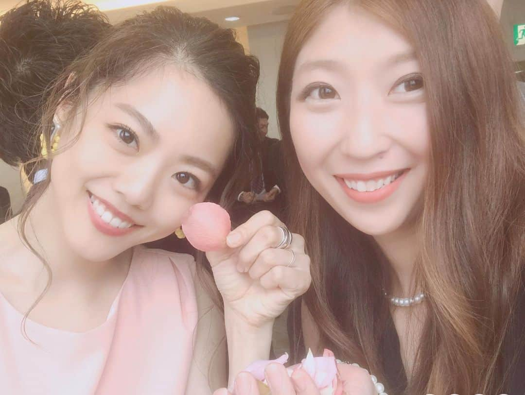 坪井保菜美さんのインスタグラム写真 - (坪井保菜美Instagram)「▪︎Happy wedding* ・ →早稲田仲間 #アイスホッケー #競泳 #フェンシング  #レスリング #新体操 #サッカー* ・ →ウェルカムボード飾ってもらえて嬉しかった♩* ・ →♡友とほっちから、綾乃にリングのプレゼント 💍お揃い♩  #プレゼント #指輪 #リング #ウェルカムボード  #イラスト #似顔絵 #メッセージカード」7月21日 21時35分 - honamitsuboi