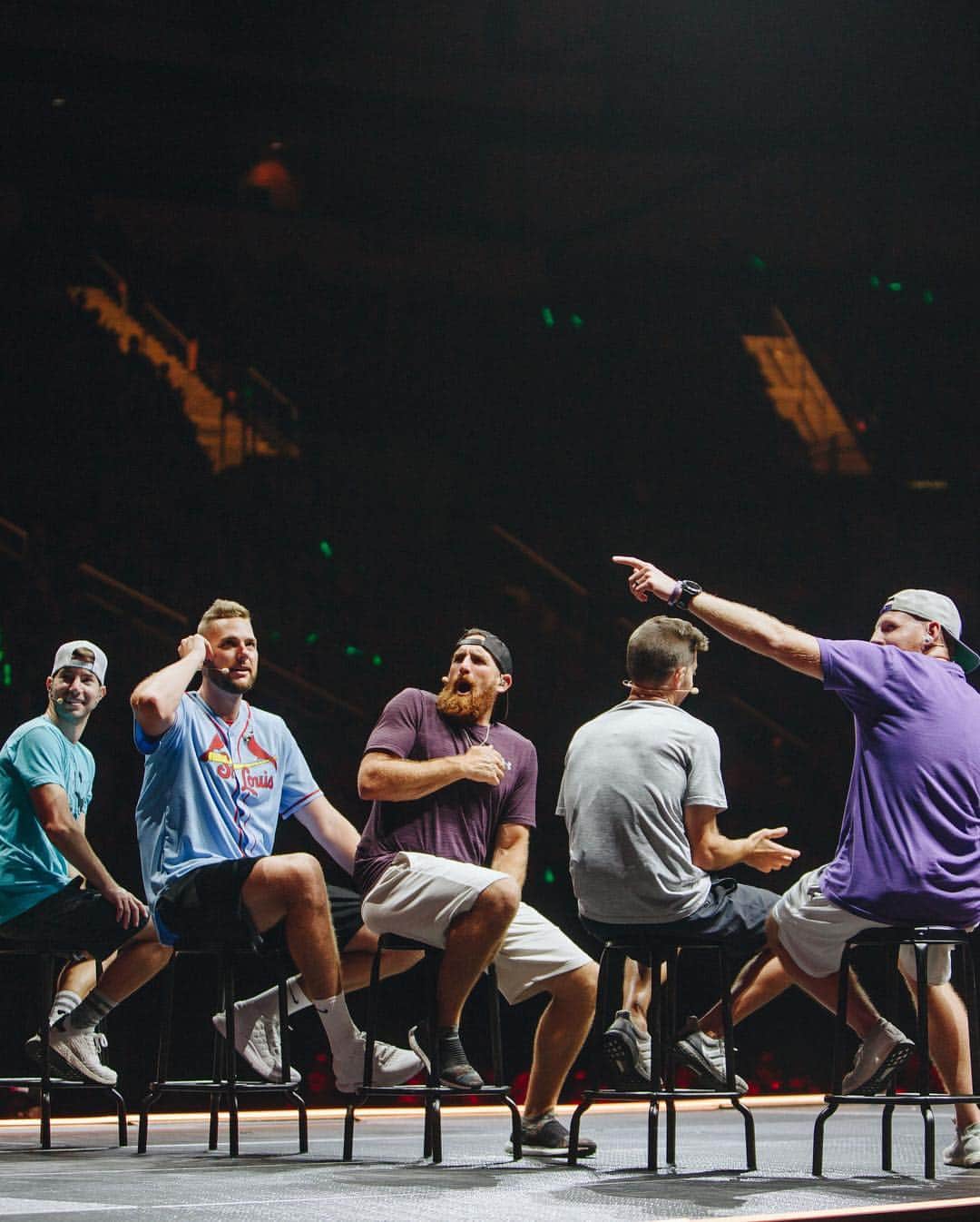 Dude Perfectさんのインスタグラム写真 - (Dude PerfectInstagram)「7 down. 14 to go. THANK YOU ST. LOUIS... you guys were the 💣 ! #DudePerfectTour 📸: @davemichaelc」7月21日 22時15分 - dudeperfect