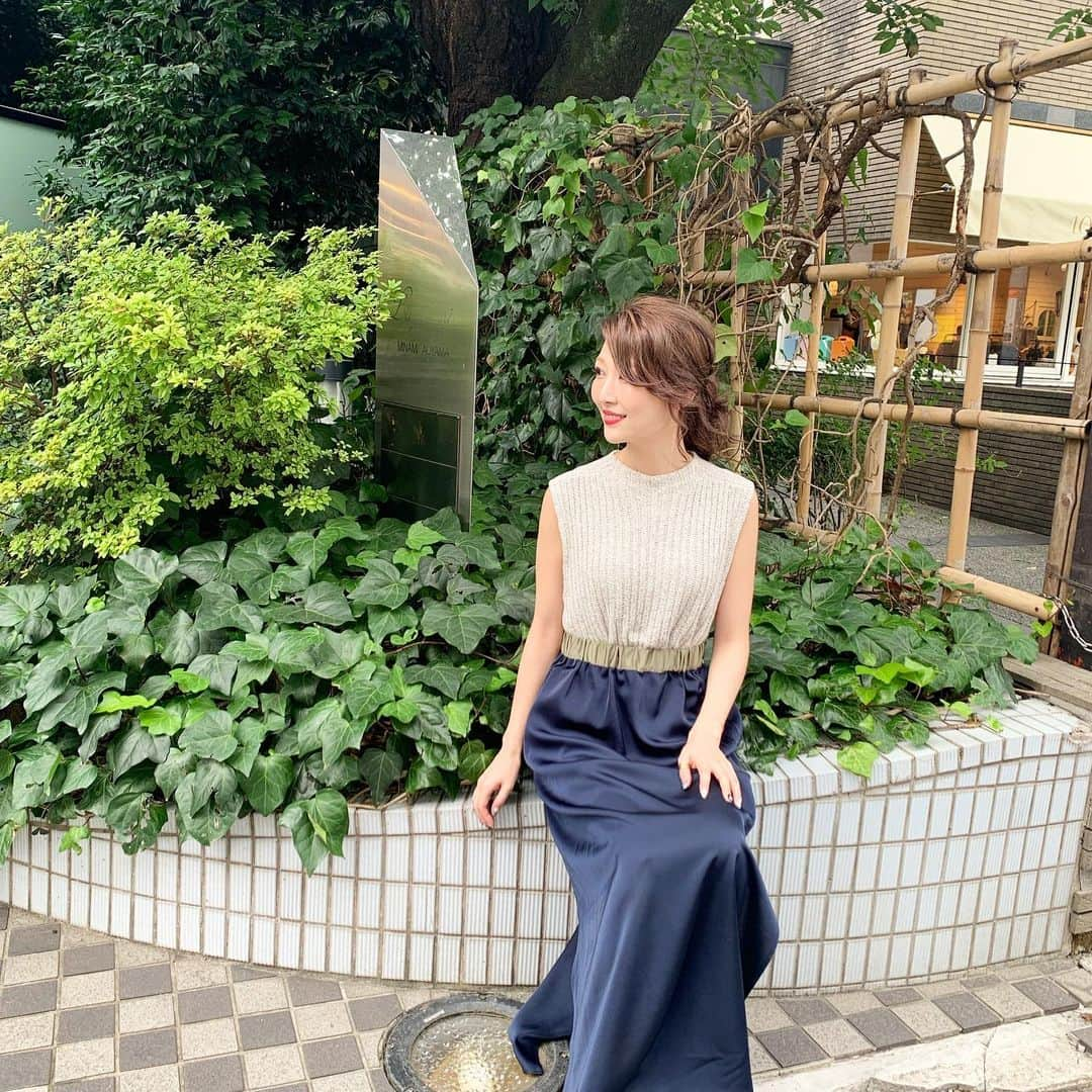 梅野舞さんのインスタグラム写真 - (梅野舞Instagram)「今回のカラーは ラベンダーアッシュ♡ 透明感のある綺麗なカラーに 高濃度集中トリートメント ヘアーコンシャスで しっかり髪にも栄養を✨  仕上げには品のあるルーズなアレンジしてもらったよ♡  #hair#hairstyle #haircolor #ラベンダー#アッシュ#ラベンダーアッシュ#透明感#ヘアアレンジ#ルーズヘアアレンジ#表参道#ブルーフェーセス#bluefaces表参道  @mina.yokoyama  #instapic #instagood#instahair#instahaircolor」7月21日 22時13分 - mai.umeno