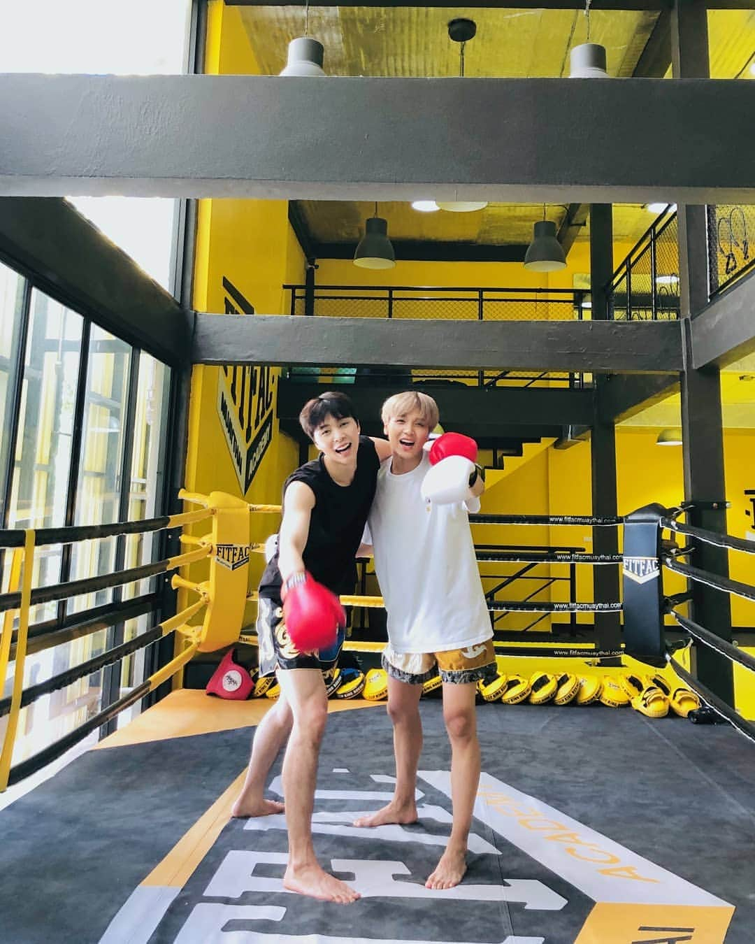 NCTさんのインスタグラム写真 - (NCTInstagram)「My First Muay Thai Class with HAECHAN in Bangkok🥊มวยไทย  https://youtu.be/xnO80wHcz9M  #NCT #NCT127 #JOHNNY #쟈니 #JCC #HAECHAN #해찬  #MuayThai #Thailand」7月21日 22時40分 - nct