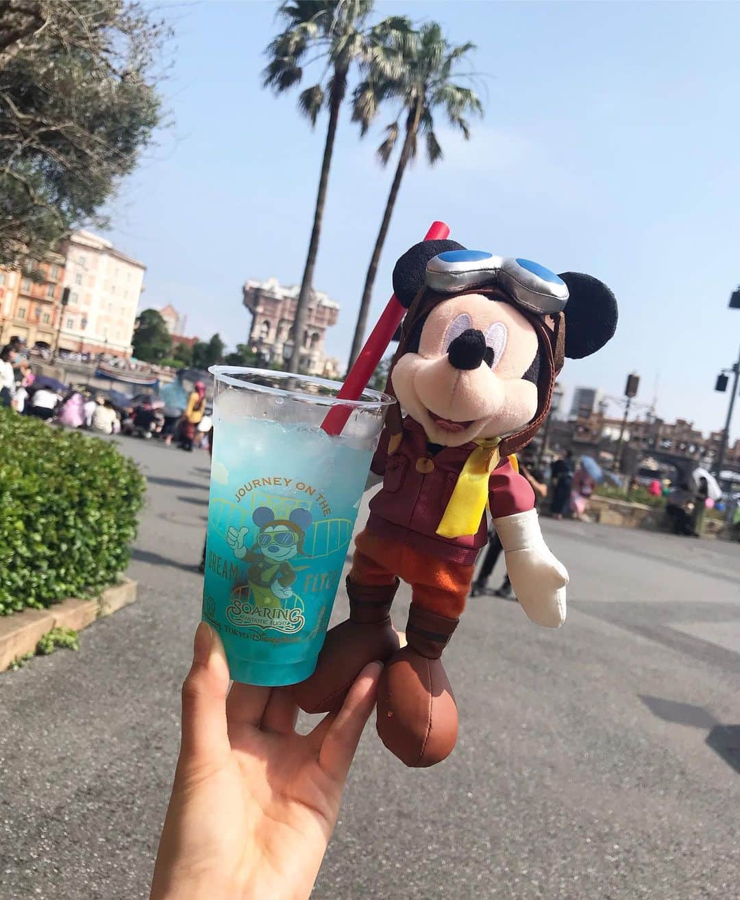 西口真央のインスタグラム：「最近流行りのタ○○カドリンクも🥤😋！！！ #東京ディズニーシー #ソアリン #ソアリンファンタスティックフライト #タピオカ」