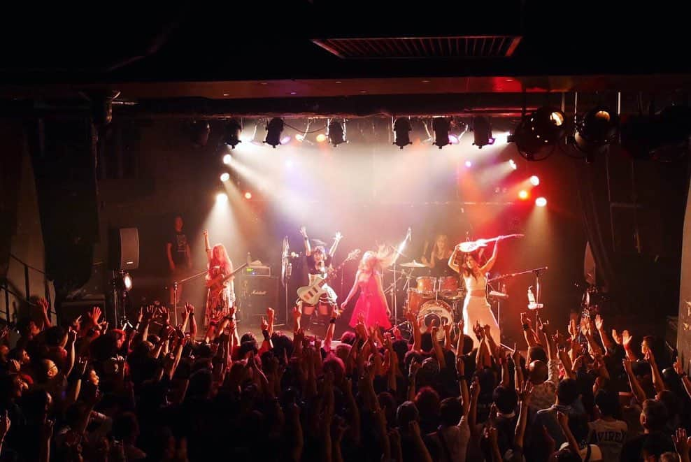 Marinaさんのインスタグラム写真 - (MarinaInstagram)「【2019.07.21 大津U☆STONE】 . Aldious Tour 2019 “Evoke” 27公演 . 大津U☆STONEありがとうございました！！！滋賀最高ー！！めちゃくちゃ楽しかったー！！！！！！✨✨ . #Aldious #アルディアス #music #Japan #metal #femalemusician」7月21日 22時45分 - aldiousmarina