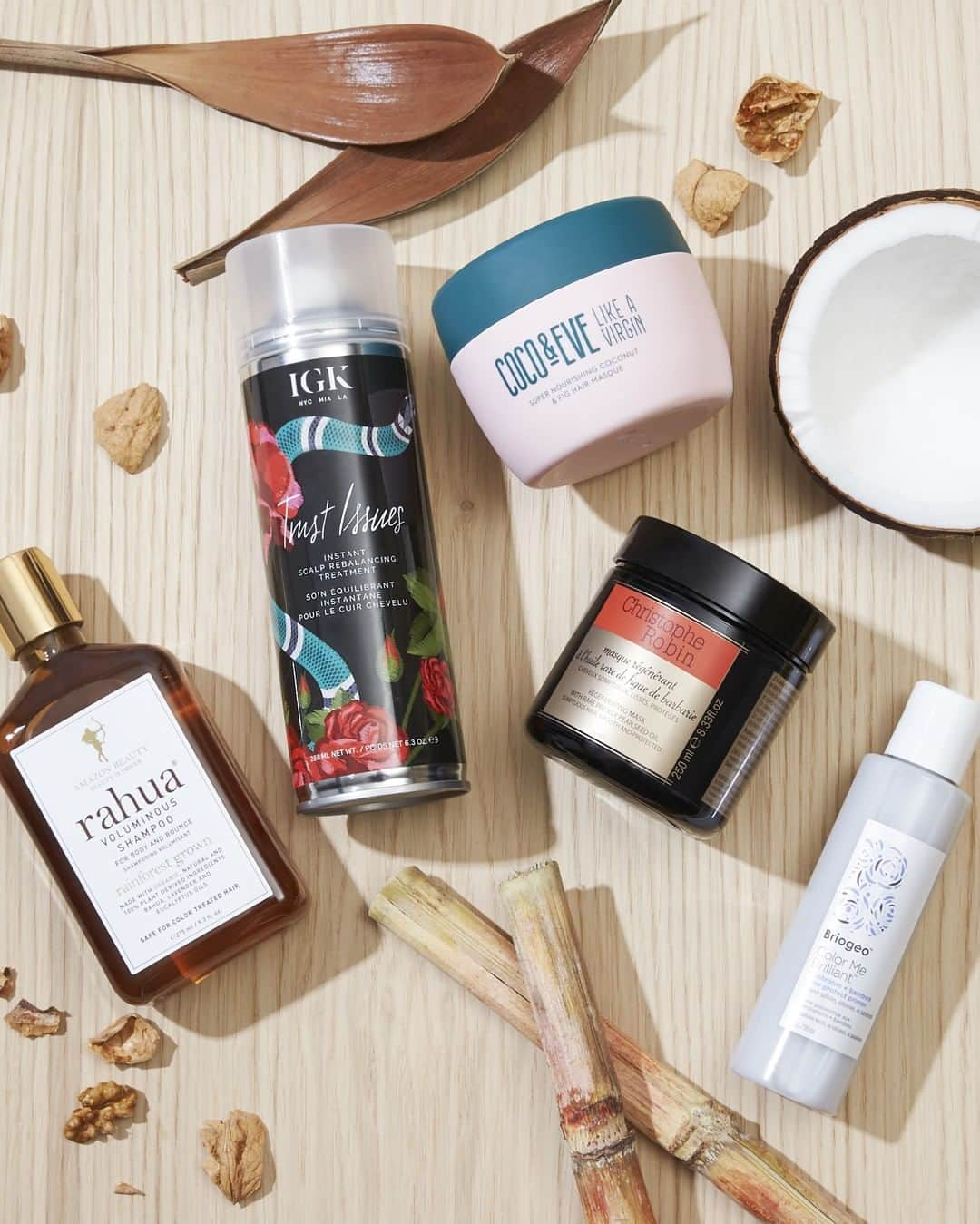 セフォラさんのインスタグラム写真 - (セフォラInstagram)「💆‍♀ SUNDAY TREATMENT 💆‍♀ Des cheveux forts et beaux avec notre sélection de produits parfaits pour un dimanche cocooning! Quels soins avez-vous prévu de faire aujourd'hui ? 😀  @igkhair @christopherobinparis @rahuabeauty @cocoandeve @briogeo  #SephoraFrance #Haircare」7月21日 23時01分 - sephorafrance