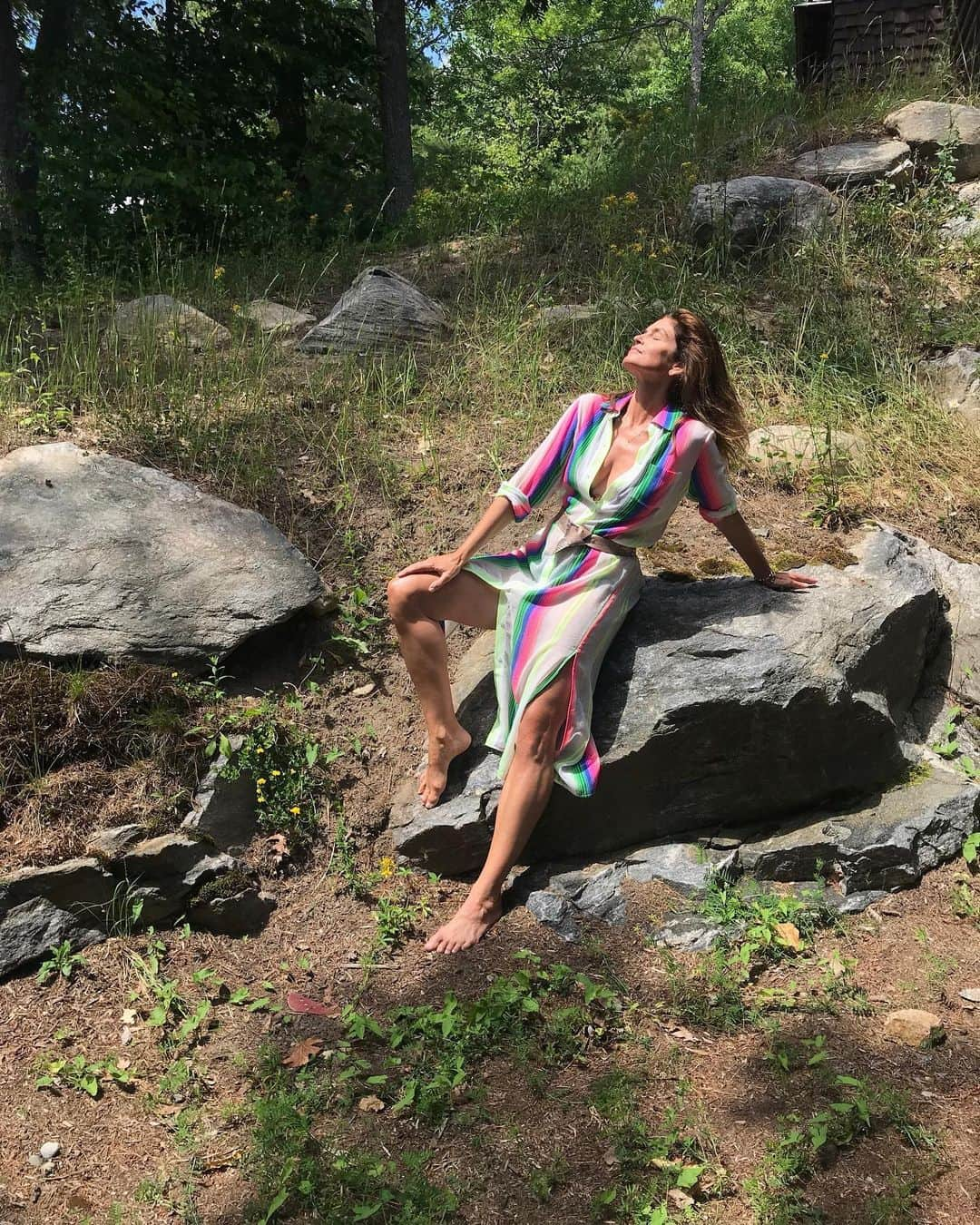 シンディ・クロフォードさんのインスタグラム写真 - (シンディ・クロフォードInstagram)「Bringing some 🌈 🌈🌈 to the lake」7月21日 22時59分 - cindycrawford