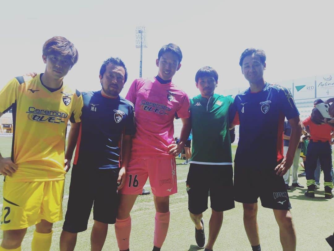 安西幸輝のインスタグラム：「🇯🇵 お互い頑張りましょう💪💪 乾くんお久しぶりです！✌️ #ベティス #2日連続試合で顔が死んでます。」