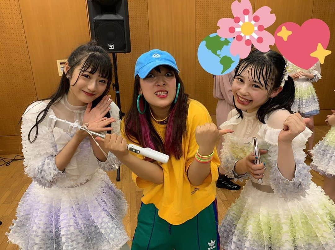 村川緋杏さんのインスタグラム写真 - (村川緋杏Instagram)「#HKT48九州7県ツアー . 斉藤優さんとフワちゃんさんが見に来てくださっていて！お写真撮っていただきました〜🥰 . お二方ともめちゃ面白いし可愛いです🎂🌝💕🥰 . #Youtuber #フワちゃん さん #パラシュート部隊 #斉藤優 さん #HKT48 #村川緋杏 #宮崎想乃」7月21日 23時24分 - murakawabibiann