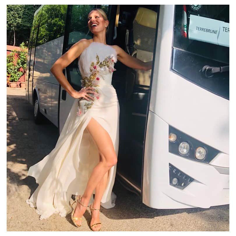 カロリナ・クルコヴァさんのインスタグラム写真 - (カロリナ・クルコヴァInstagram)「Do you need a ride? 🔥 What a wonderful weekend in Lebanon😍 #eliekika #wedding @eliesaabworld ❤️ CONGRATULATION! #KK💋@eliesjr @kikamourad」7月21日 23時48分 - karolinakurkova