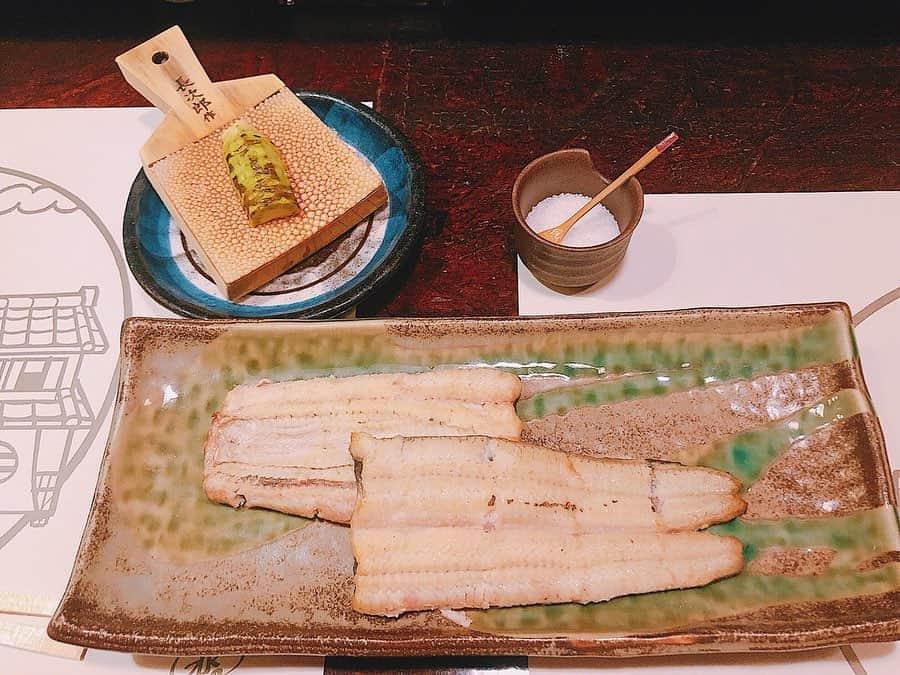 相知明日香さんのインスタグラム写真 - (相知明日香Instagram)「🇯🇵 | Tokyo | JAPAN . urban holiday night. 🏙 . 美味しいご飯と映画館。🌙 私の好きな 都会の休日夜の過ごし方👱🏻‍♀️ . #初夏なので久しぶりに鰻を #久々のMX4Dは想像以上にアトラクションでした #みんなは素敵な週末を過ごせたかな🌹 #TOKYO#JAPAN#urban#urbanlife#movie#MX4D#toystory4#Travel#Traveler#Violinist#Artist#music#love#happy#musicianslife#violin#相知明日香#旅するヴァイオリニスト#旅#旅行#東京#日本#ヴァイオリン#音楽」7月22日 0時16分 - asukalohappy