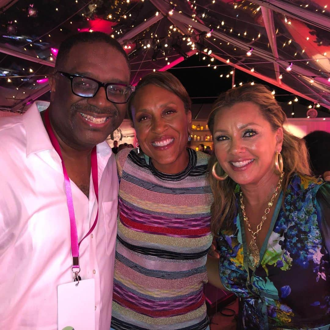 ヴァネッサ・ウィリアムスさんのインスタグラム写真 - (ヴァネッサ・ウィリアムスInstagram)「#aboutlastnight Sang hits & joined by @specialolympics Hawaiian athlete Renee Manfredi to close out a very special evening highlighting #inclusion @timothyshriver always leading the way with @robinrobertsgma hosting. Inspiring to be a part this movement since 1992 #specialolympics」7月22日 0時28分 - vanessawilliamsofficial