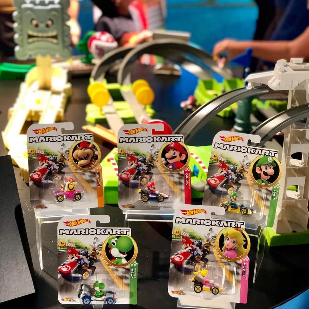Hot Wheelsさんのインスタグラム写真 - (Hot WheelsInstagram)「Another #MattelSDCC in the books! Thanks to everyone who came with the 🔥🔥🔥 support for 4 epic days of #HotWheels! 🧡💙 See you next year 👋 #sdcc2019」7月22日 11時49分 - hotwheelsofficial