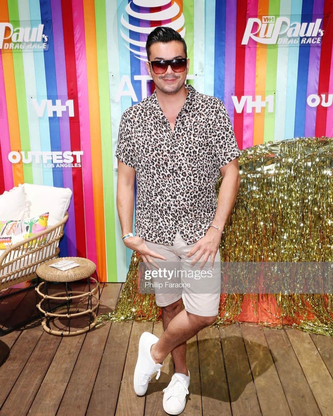 アンソニー・ラモスのインスタグラム：「Golden hour  #TurnUpTheLove #OutfestLA @ATT」