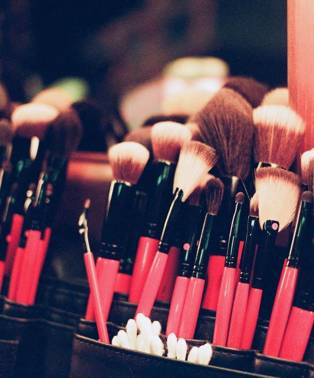 Smashboxのインスタグラム：「Reasons why our brushes are 💯: 1. Apply makeup like the pros.  2. Vegan.  3. Good karma.」