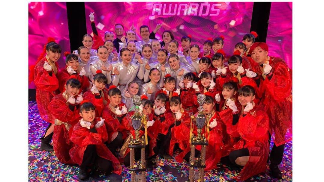 A-NONさんのインスタグラム写真 - (A-NONInstagram)「速報‼️‼️ 2019.7.21.日 Showstopper2019 WEST COAST National Champion  WHITE OUT TOKYO choreographer  A-NON  Senie Large/Super Groups部門  優勝  Showstopperでは昨日今日と三冠頂き、また世界チャンピオンになれました！！！！ 本当にありがとうございます✨✨✨ #whiteouttokyo #世界一 #ダンス #waacking」7月22日 11時30分 - anon_official1229