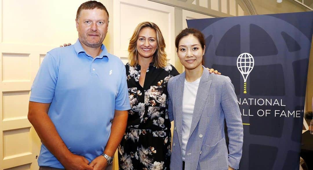 WTA（女子テニス協会）さんのインスタグラム写真 - (WTA（女子テニス協会）Instagram)「Former Grand Slam champions Li Na and @marypierce_75 joined the Class of 2019 at the @tennishallofame 🤗.」7月22日 2時41分 - wta