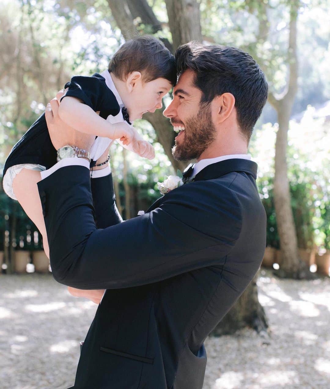 ニック・ベイトマンのインスタグラム：「Bow ties for the Boys」
