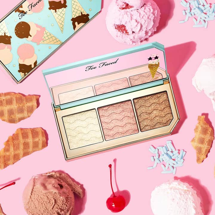 Too Facedさんのインスタグラム写真 - (Too FacedInstagram)「You'll want a SCOOP of this for #nationalicecreamday 😉 Our Triple Scoop Highlighting Palette has three scoops of ice sparkle that bursts with glitter! ✨ What's your fave 🍦 flavor? #toofacedtutti #toofaced」7月22日 3時00分 - toofaced