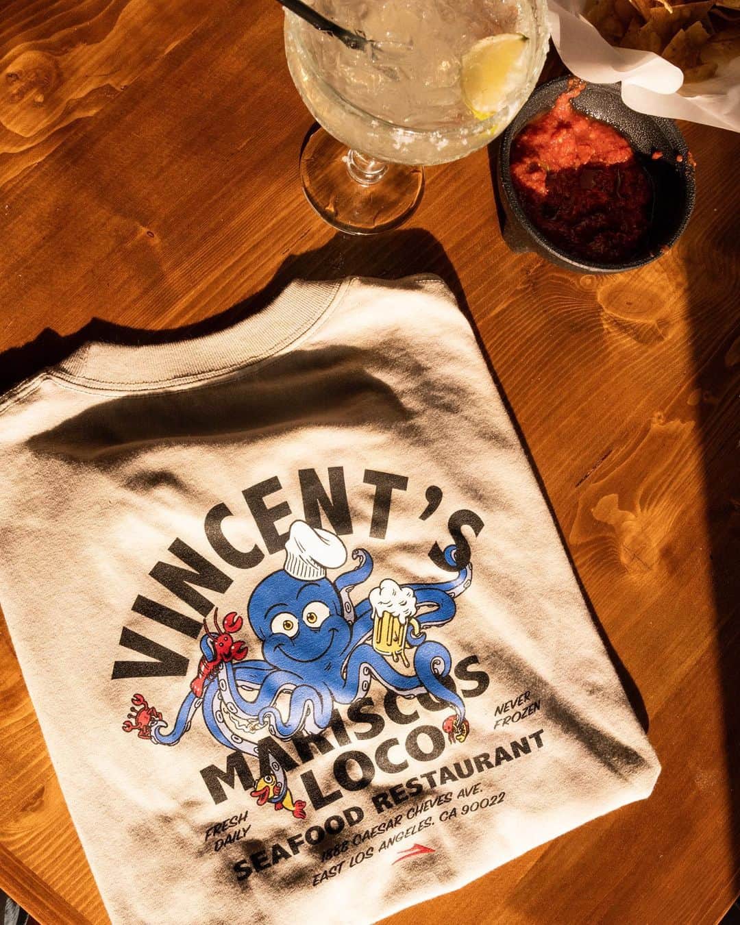 ラカイリミテッドフットウェアさんのインスタグラム写真 - (ラカイリミテッドフットウェアInstagram)「Vincent’s Mariscos Locos Tee 🍤 Out now at finer shops and Lakai.com #vincentalvarez #Lakai #LakaiOrDie」7月22日 3時48分 - lakailtd