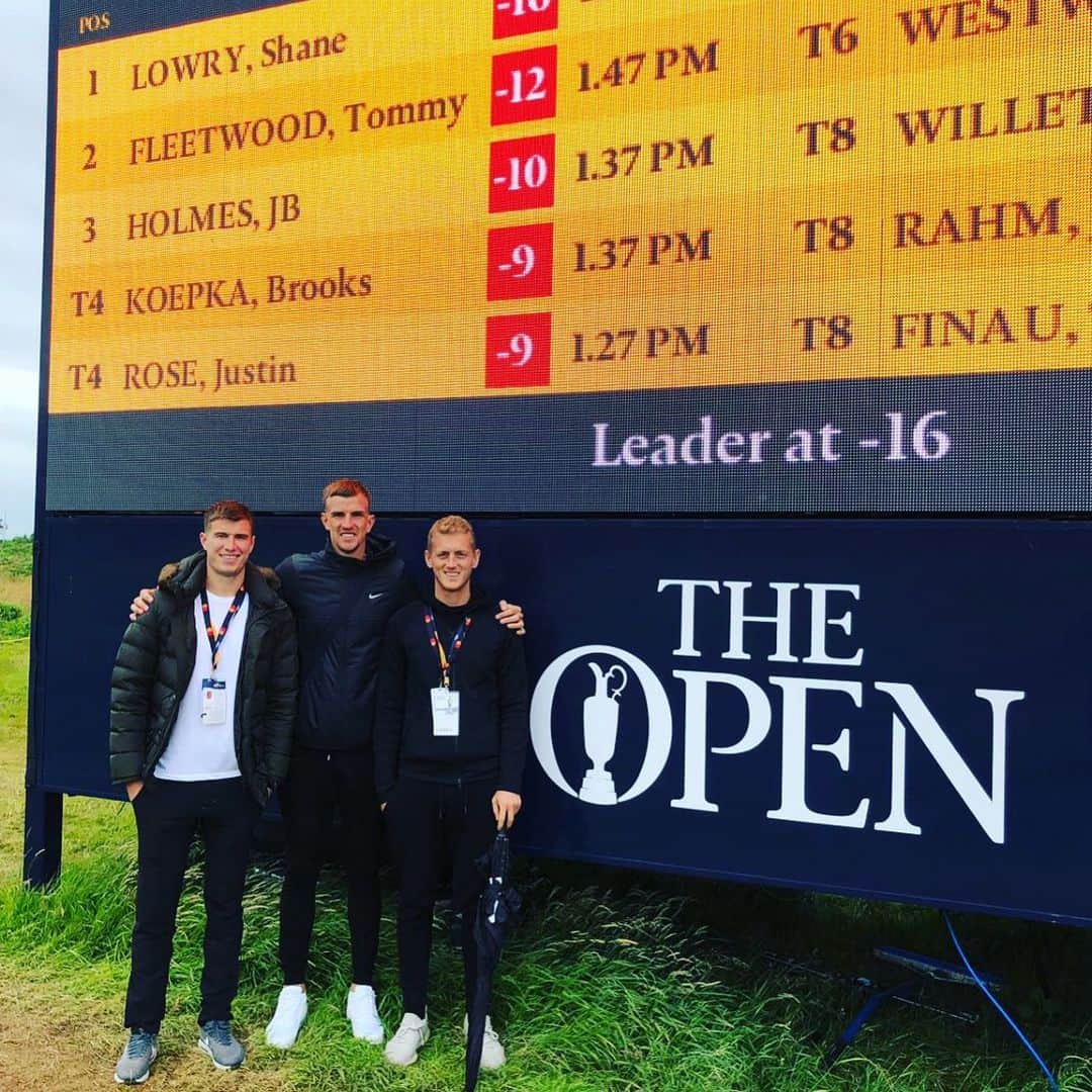 パディ・マクネアのインスタグラム：「Great day at @theopen @royalportrushgolfclub ⛳️ 🏌️‍♂️」