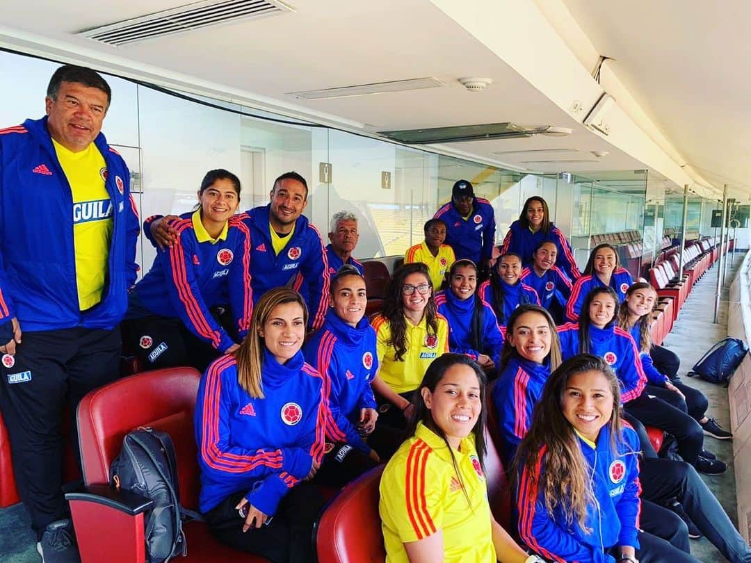 サッカー コロンビア代表チームのインスタグラム：「‪Selección Colombia Femenina de Mayores presente en partido de la Liga Femenina ⚽️💪🏻」