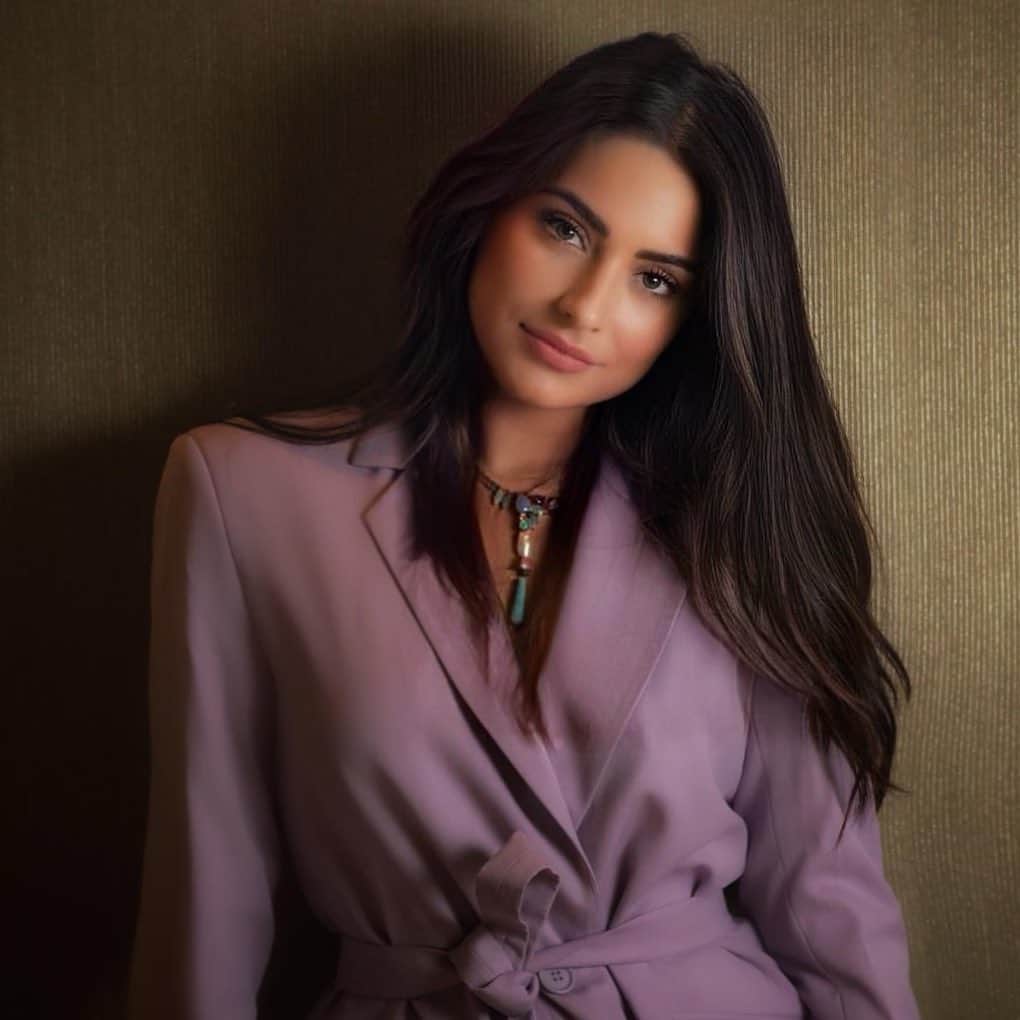 Ana Brenda Contrerasのインスタグラム：「Comadres que te hacen retratos Con tus collares de @tousjewelry 💜 • • 📸: @danielamelhem I love you 💕 • •  Happy Sunday ☀️」