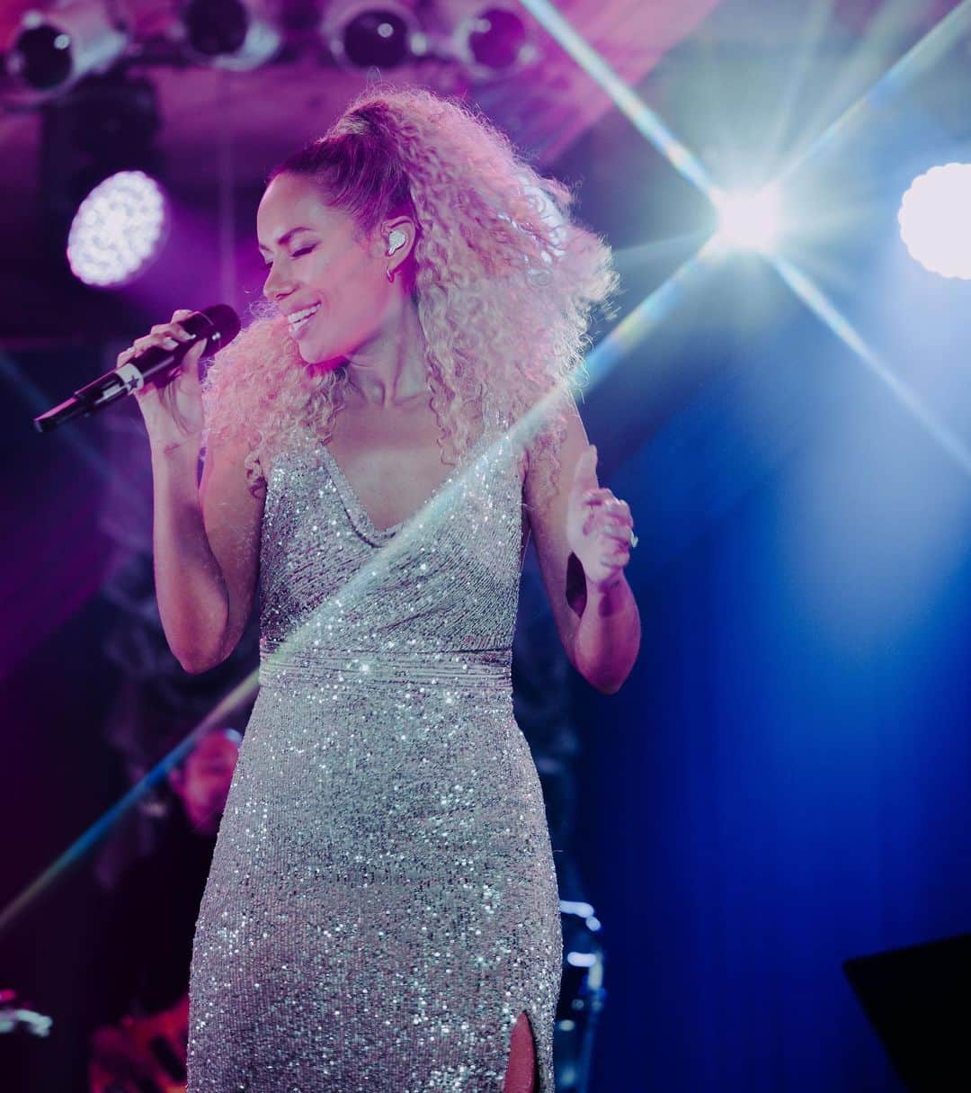 レオナ・ルイスのインスタグラム：「Show time ✨」
