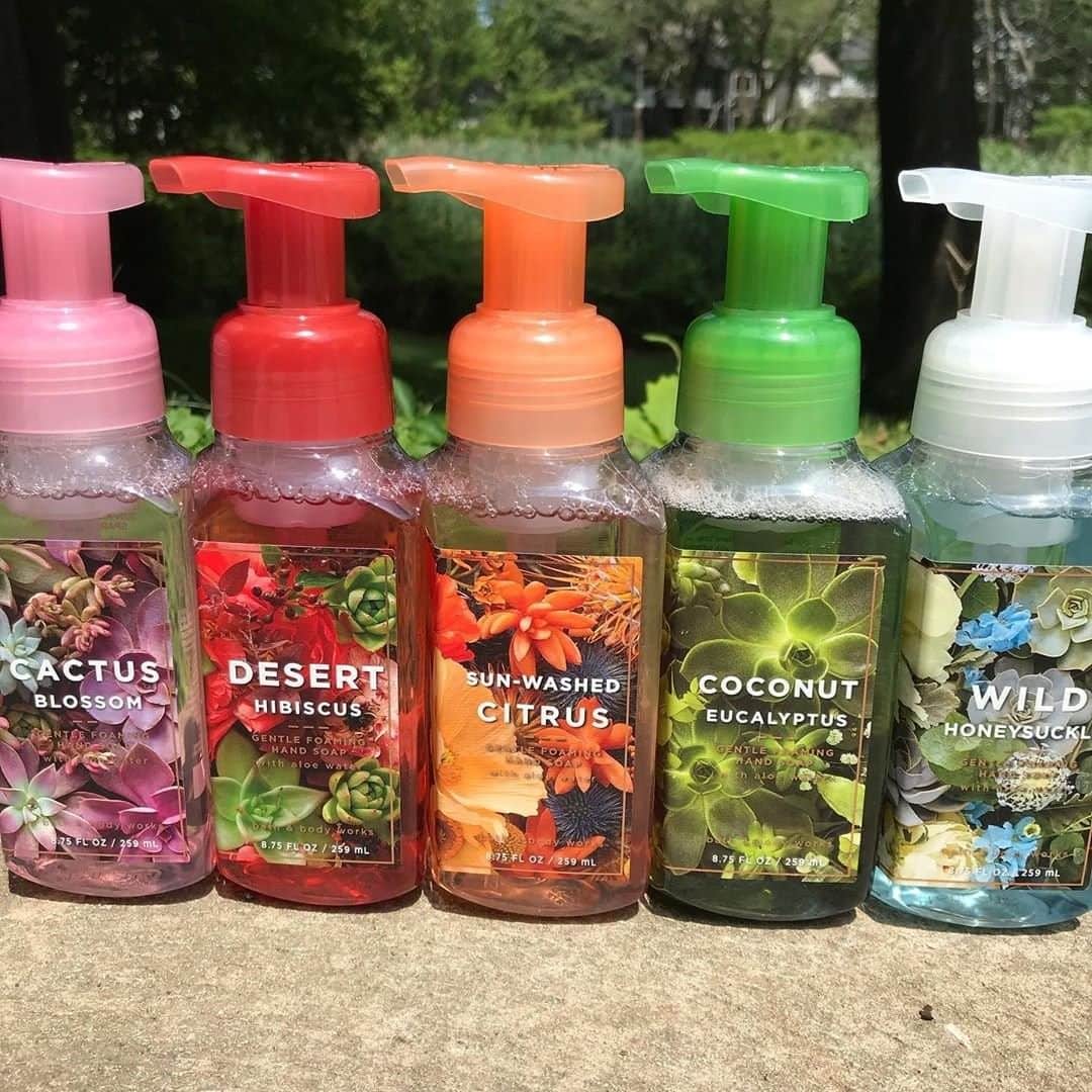 Bath & Body Worksさんのインスタグラム写真 - (Bath & Body WorksInstagram)「The cutest Hand Soaps you'll add to your home this Summer! 🌵 Which one are you shopping first?!」7月22日 4時00分 - bathandbodyworks