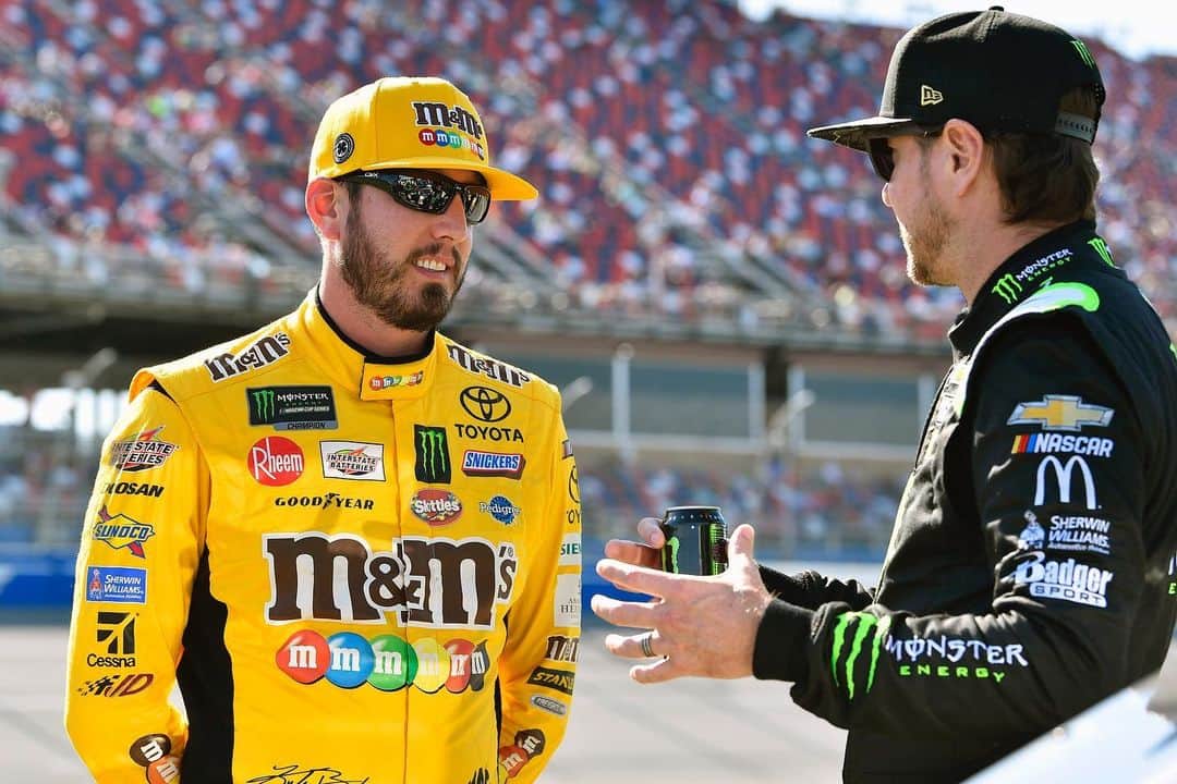 モンスターエナジーさんのインスタグラム写真 - (モンスターエナジーInstagram)「The sibling rivalry continues at #Foxwoods301 now 🏁🏁 ⠀⠀⠀⠀⠀⠀⠀⠀⠀ Who you got?  #MonsterEnergy #NASCAR #Racing」7月22日 4時30分 - monsterenergy