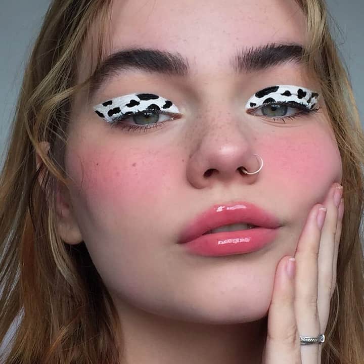 NYX Cosmeticsさんのインスタグラム写真 - (NYX CosmeticsInstagram)「#LIVING for this graphic, animal print #EOTD by @elpltt 🙌💕 She uses our Epic Ink Liner to complete the look ✔️ || #nyxcosmetics #nyxprofessionalmakep #crueltyfreebeauty」7月22日 5時59分 - nyxcosmetics