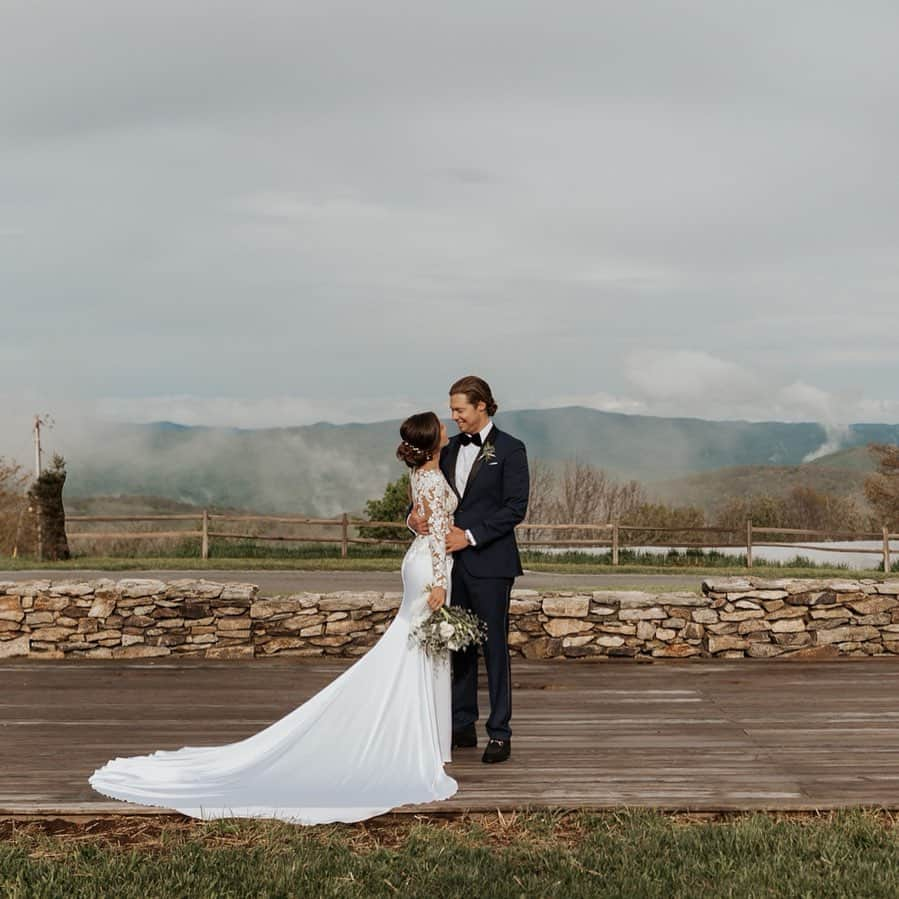 Pronoviasさんのインスタグラム写真 - (PronoviasInstagram)「One of our #PronoviasBrides, Kaley, and the love of her life. She was wearing the beautiful Raine dress ♥️ Photo by: @mackrophotography Bridal Boutique: @couture.bridal.miami」7月22日 6時19分 - pronovias