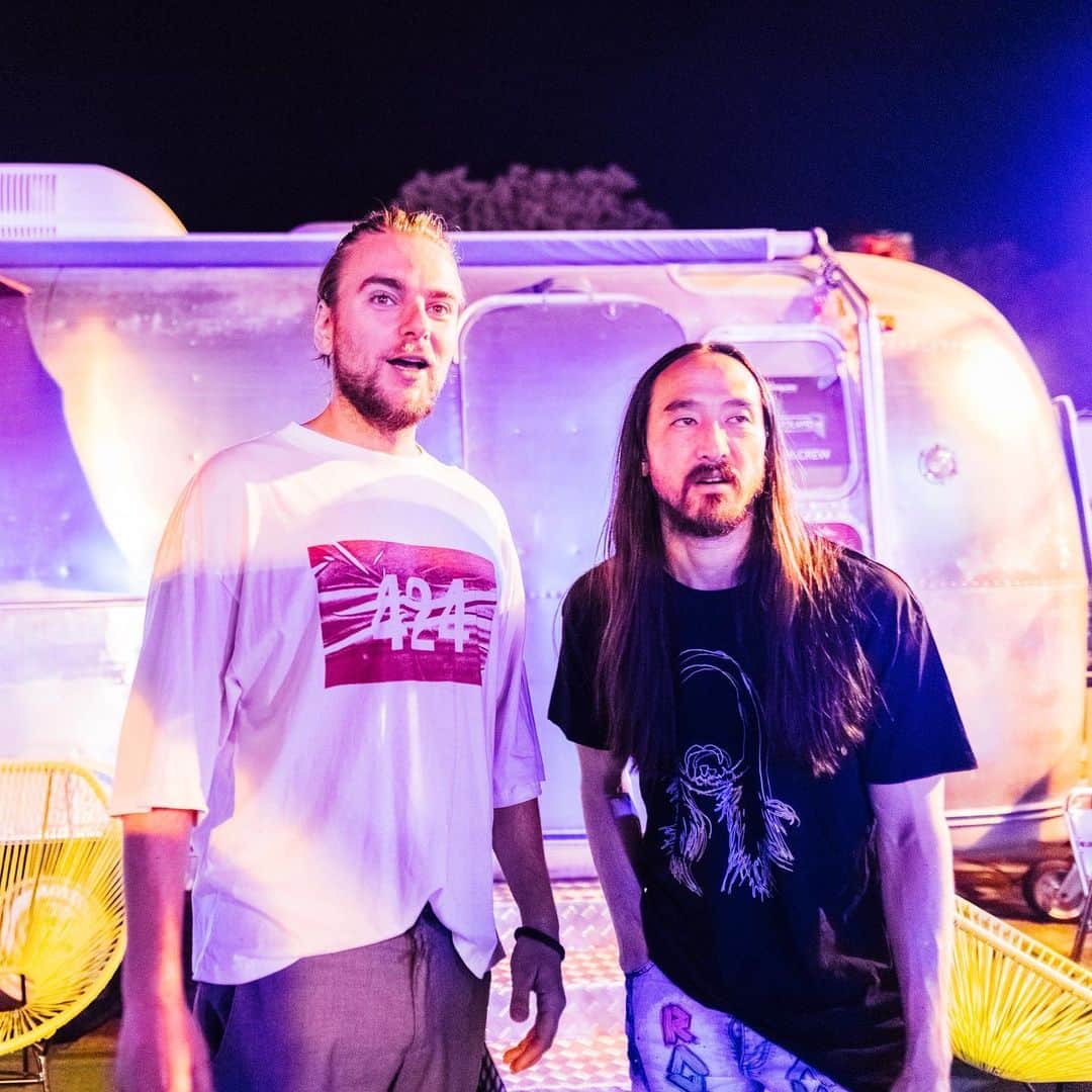Showtekのインスタグラム：「Is that another collab we see in the distance? @steveaoki 👀」