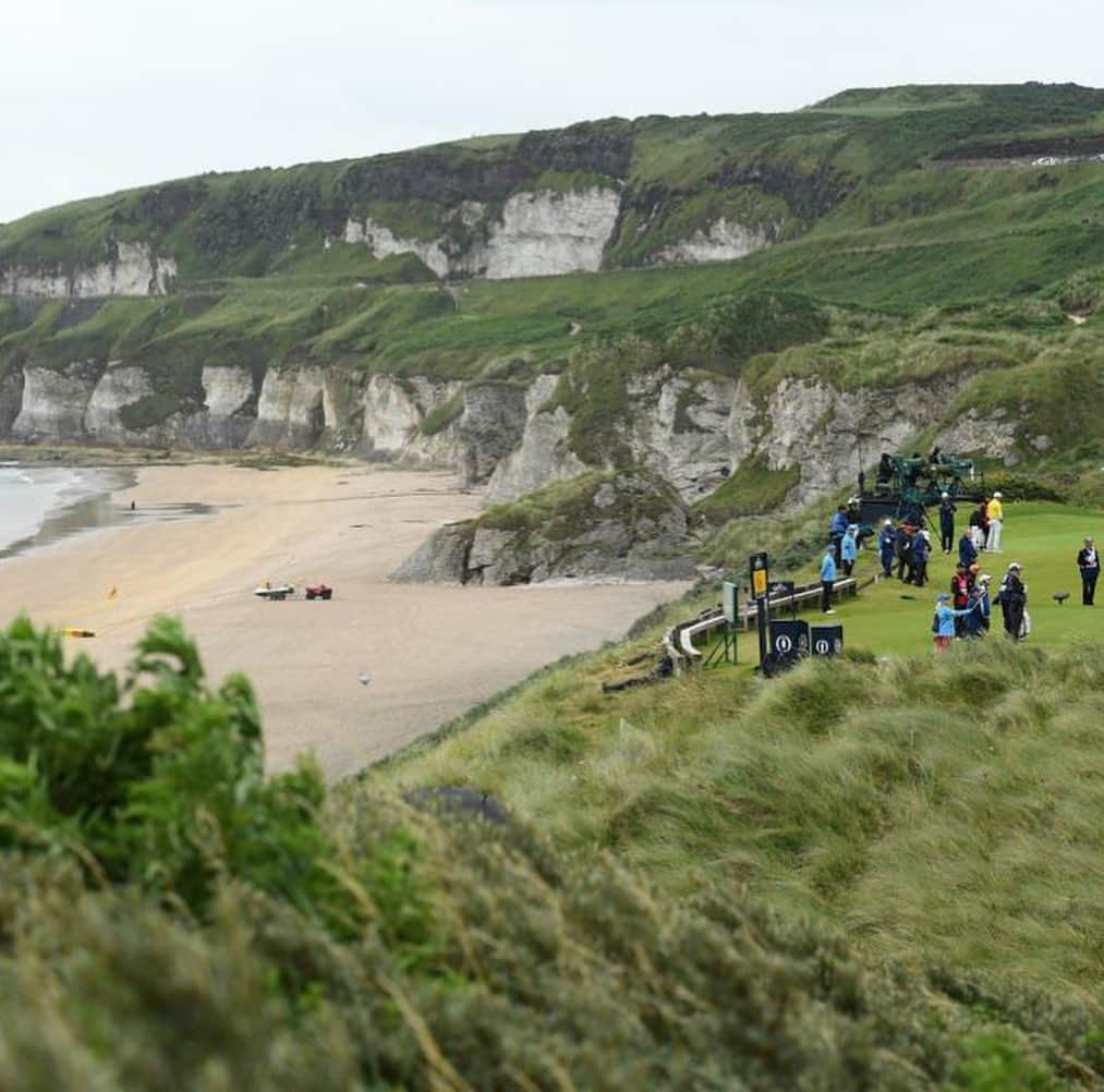 ジャスティン・ローズさんのインスタグラム写真 - (ジャスティン・ローズInstagram)「Well 79 is better than 80!! Portrush hosted an incredible @theopen and I can’t wait to return for the next one. Congratulations to a fitting winner @shanelowrygolf you played awesome golf from start to finish, you made your country proud. SHANKS for all the support as always #Team🌹😂 #foreright」7月22日 6時45分 - justinprose99