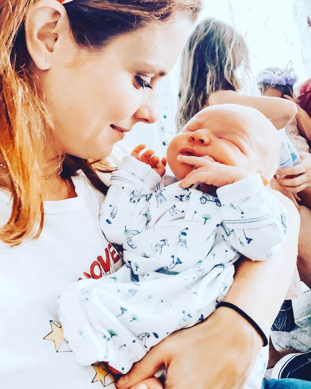 ジョアンナ・ガルシアさんのインスタグラム写真 - (ジョアンナ・ガルシアInstagram)「❤️Love at first sight is real❤️ Sebastian Parks Garcia, you’re perfect ❤️ #newestmemberofthefamily #proudauntie」7月22日 6時46分 - jogarciaswisher