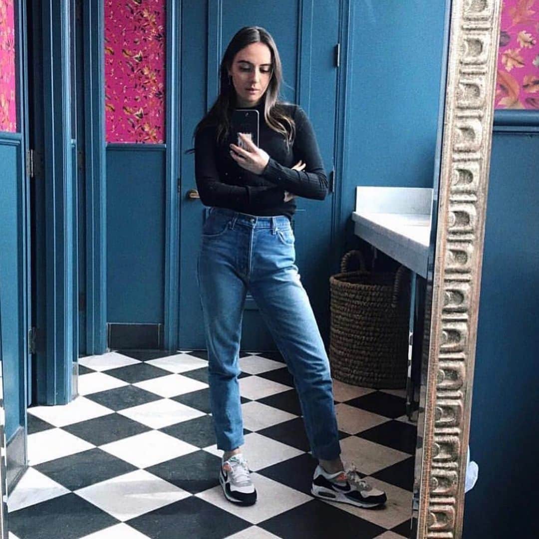 のインスタグラム：「#tbt to @livvperez looking casually cool in the Lou High Rise, your new favorite jean. Click to discover our #denim collection now. #tbt #denim #weekendvibes」