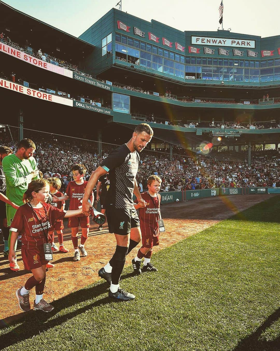 リヴァプールFCさんのインスタグラム写真 - (リヴァプールFCInstagram)「Lead them out, skip 🙌 #LFC #LiverpoolFC #LFCPreSeason」7月22日 7時27分 - liverpoolfc