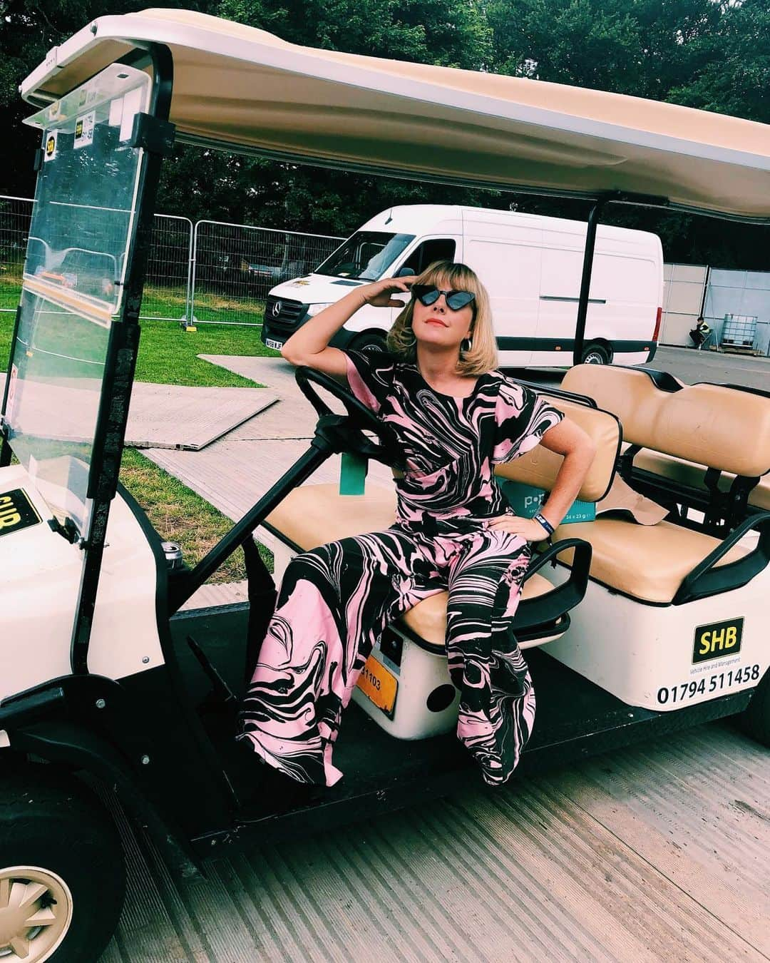 リトル・ブーツさんのインスタグラム写真 - (リトル・ブーツInstagram)「SCOUSE HOUSE 💅🏻🏠 @limfestival let’s go 👯‍♂️ Jumpsuit by @florencebridge 🍭 . . . #liverpool #liverpoolinternationalmusicfestival #limf #festival #festivalseason #backstage #buggy #buggylife #festivallife #liverpool #liverpoolmusic #jumpsuit #florencebridge #djlife #scousehouse」7月22日 7時24分 - littlebootsmusic