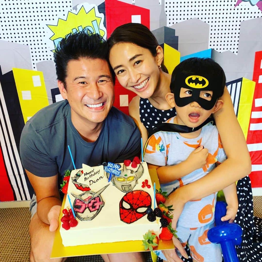 のインスタグラム：「Dean’s Birthday Party!! 沢山のお友達が祝ってくださって幸せね、ディーン😘❤️ 皆さんありがとうございました✨✨✨ 美味しすぎる美しすぎるケータリングご飯は @mitsuhashi_ayako さんが作ってくださいました❤️ #birthdayparty #thankyou #fun #love #son #3歳 #本当の誕生日は24日」