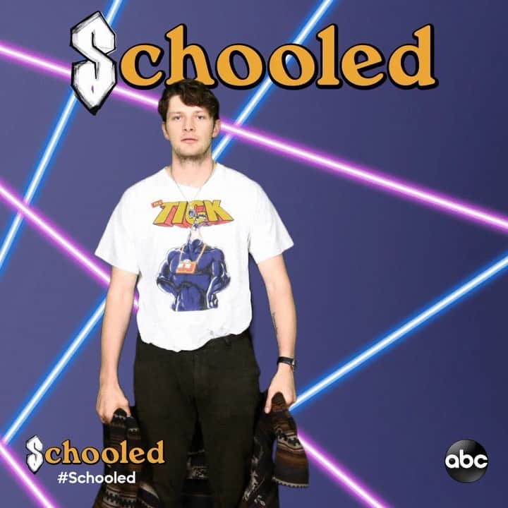 アメリカン・ブロードキャスティング・カンパニーのインスタグラム：「We’re getting schooled in gif booth awesomeness by @brettdier! #ABCxSDCC #Schooled」