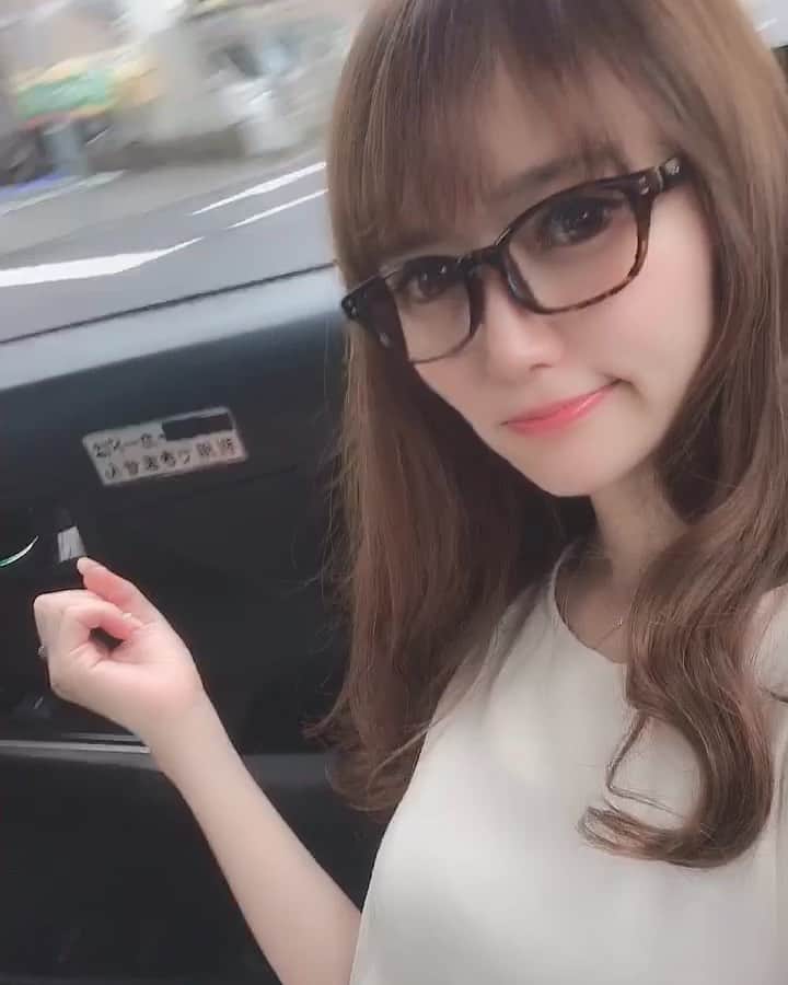 のインスタグラム：「⋆*﻿ 大阪もはやく全車アプリ決済かSuica払いになって欲しいな〜☺️現金のみ多いからあわあわしちゃう。最近たーんまにJapanTAXIいてめちゃくちゃラッキー感じるけどね💓💓」