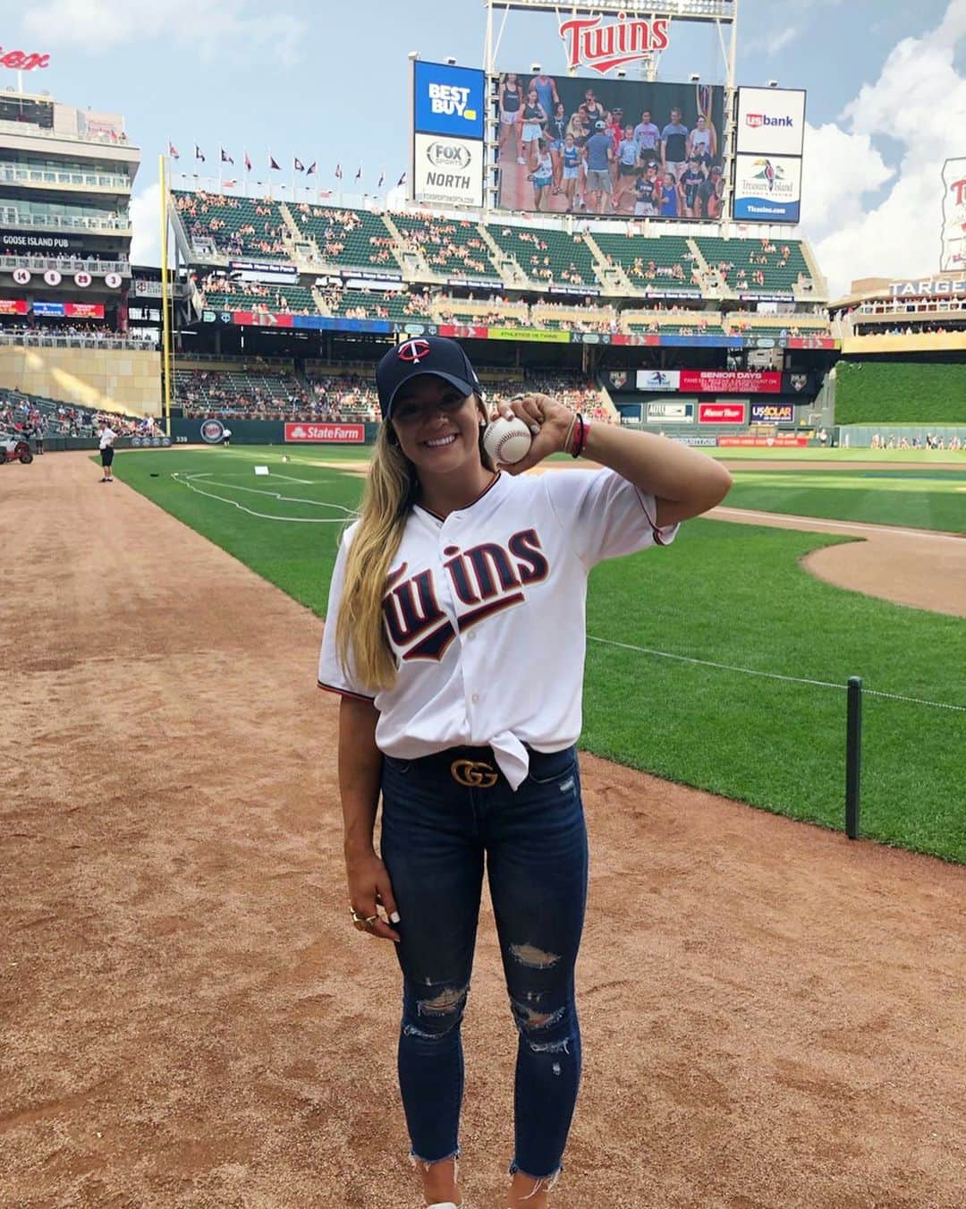 マギー・ニコルズさんのインスタグラム写真 - (マギー・ニコルズInstagram)「Thank you @twins for having me. this was such a dream..❤️」7月22日 7時57分 - callmeswags