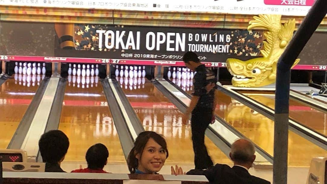 川﨑由意さんのインスタグラム写真 - (川﨑由意Instagram)「東海オープン18位でした…！ 毎年破れない準決勝の壁… 自分の甘さを感じました。 仲良しの優美プロは3位でした✨優美プロのメンタルの強さ！大変勉強になりました！ 優勝された日置プロ、けあきプロおめでとうございます！ 私もやっぱりあの場所で投げたい…！ この悔しさはラストチャンスの新人戦にぶつけて優勝したいと思います！ 今大会沢山応援して頂きありがとうございました✨ 選抜も予選もギリギリでヒヤヒヤさせてごめんなさい😖笑 もっともっと強くなるので見守って下さい！  #東海オープン  #応援ありがとうございました  #ボウリング  #プロボウラー  #渡邉航明 プロ #本橋優美 プロ #谷原未来 ちゃん #川﨑由意 #川崎由意  #最後の2枚がお気に入り」7月22日 9時23分 - yui533