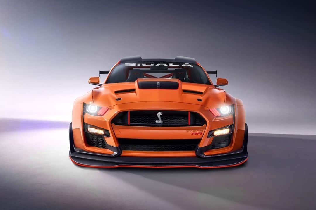 CarsWithoutLimitsさんのインスタグラム写真 - (CarsWithoutLimitsInstagram)「We introduce to you our new ⁣ ⁣ 🔸2020 Mustang Shelby GT500RR Widebody!🔸⁣ ⁣ Available with 1000hp! Limited edition 20 vehicles for 2020!  Coming to a Ford dealer near you! What is your favorite color? ⁣ ⁣ ▪️designed by @ernie_sigala ⁣⁣⁣ ▪️rendering by @spdesignsest⁣⁣⁣ ▪️more info coming soon at sigaladesigns.com ⁣ ⁣ #sigala #erniesigala #sigaladesigns #widebody #gt500rr #shelby #gt500rrwidebody #mustang #mustangwidebody #carswithoutlimits #s550mustang #cars #1000hp #carbonfiber」7月22日 9時37分 - carswithoutlimits