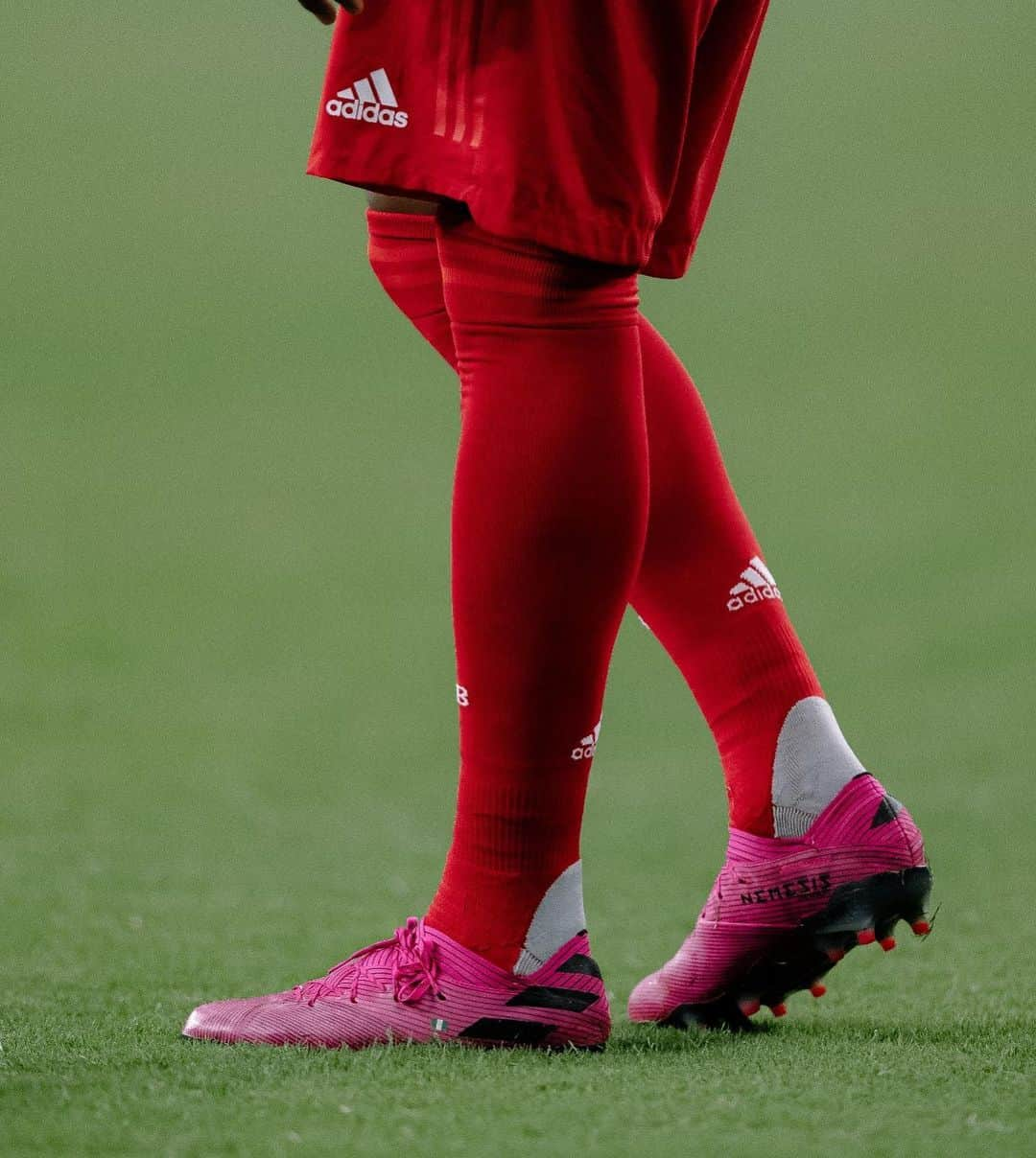 バイエルン・ミュンヘンさんのインスタグラム写真 - (バイエルン・ミュンヘンInstagram)「Hitting the pitch in Houston in the all new @adidasfootball hard wired pack. 👟 #FCBRMA」7月22日 9時41分 - fcbayern