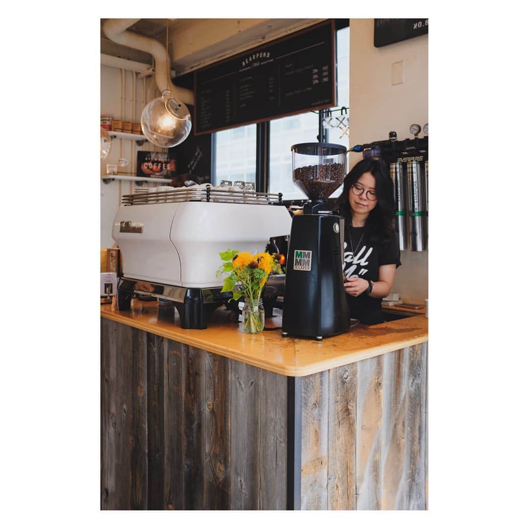goodcoffeemeさんのインスタグラム写真 - (goodcoffeemeInstagram)「渋谷 ON THE CORNER / No.8 BEAR POND が7/21にビル取り壊しのため惜しまれつつ閉店した。  思えば、Good Coffee の構想もここのスタンドで色々考えていたのでとっても思い入れのある場所でした！  いつか、また渋谷に戻ってくる日を首を長くして待っています！  @_tkhrtkuc_  #goodcoffee #goodcoffee_shibuya #coffeestand」7月22日 9時43分 - goodcoffeeme
