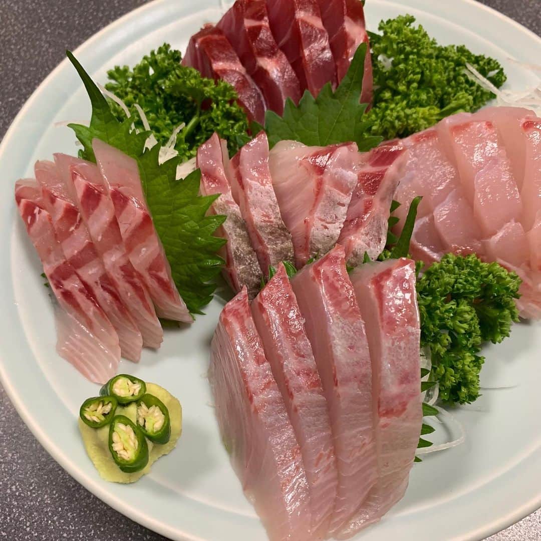 水木一郎さんのインスタグラム写真 - (水木一郎Instagram)「東京都亜熱帯区の八丈島。 アシタバが有名だけど椎茸も新鮮な魚も郷土料理も島の人々も海も山も一言では言い表せない魅力のある島Z!  #八丈島 #八丈島夏まつり #郷土料理 #パッションフルーツ #東京都亜熱帯区  #水木一郎」7月22日 9時48分 - ichiromizuki
